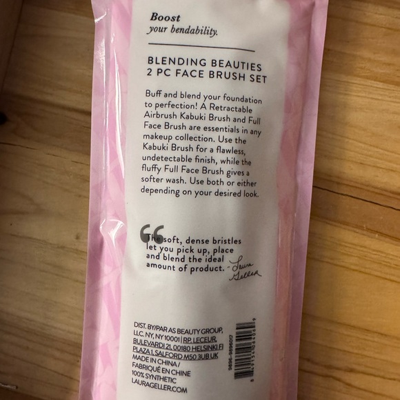 đź’•Blending beauties two piece face brush set. - Picture 3 of 3
